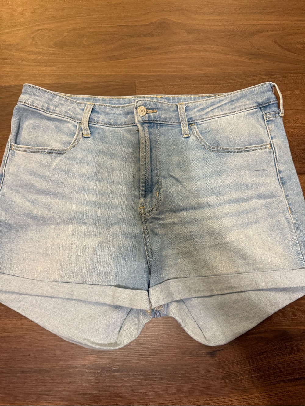 Old Navy Light Wash Denim Roll-Cuff Women's Shorts